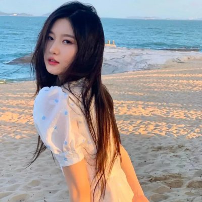 龙纹身的女孩